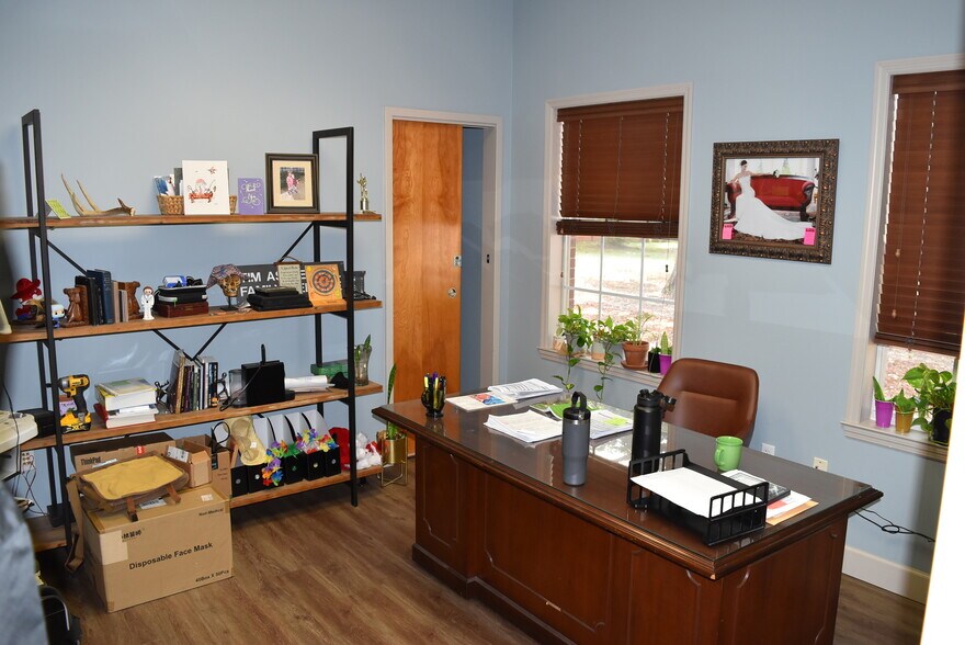 More Photos Of 727 Cox Creek Pky, Florence Healthcare For Sale