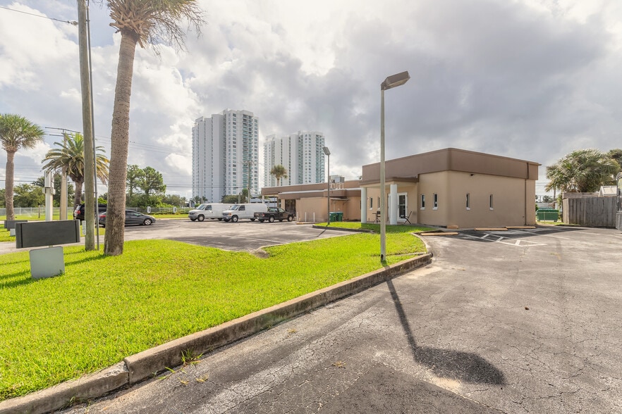 More Photos Of 258 Riverside Dr, Daytona Beach Storefront Retail Office For Sale