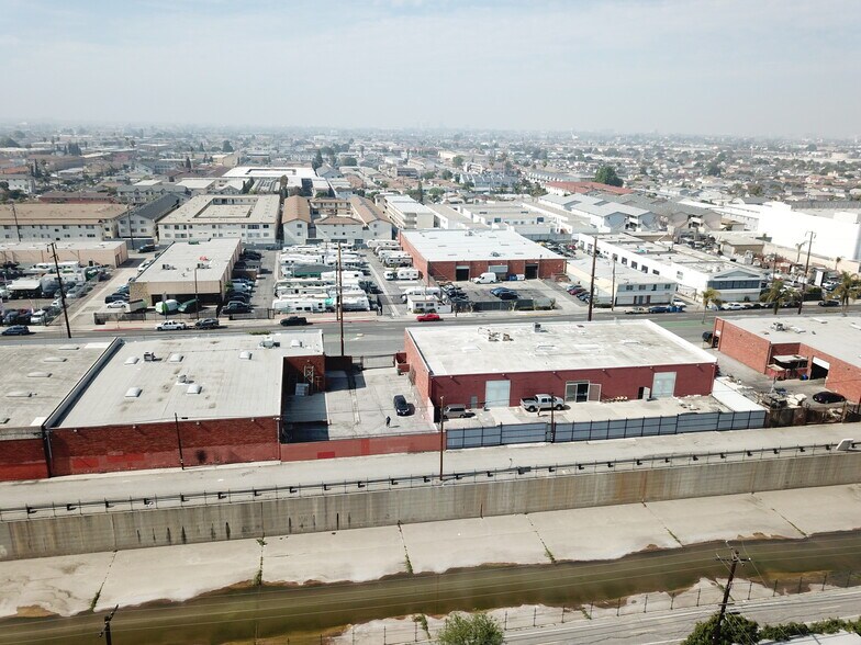 More Photos Of 13700 Crenshaw Blvd, Gardena Warehouse For Sale