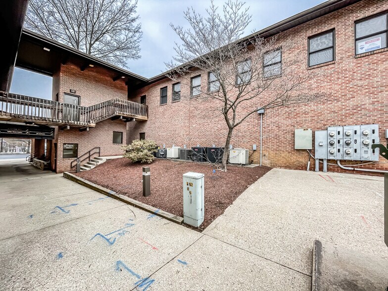 More Photos Of 59 E Mill Rd, Long Valley Office For Sale