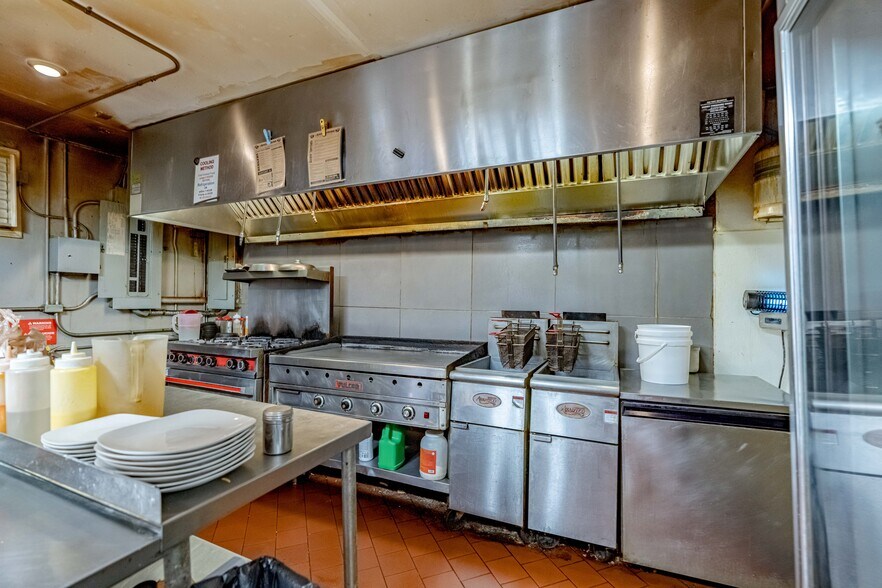 More Photos Of 133 Dixie Ave, Elizabethtown Storefront Retail Residential For Sale