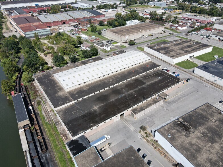 More Photos Of 535 Avenue C, Leetsdale Warehouse For Lease