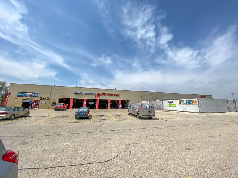 More Photos Of 1155 E Oakton St, Des Plaines Freestanding For Lease