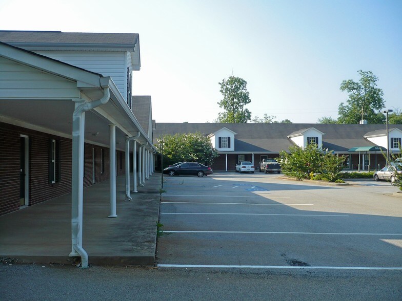 More Photos Of 794 McDonough Rd, Jackson Office For Lease