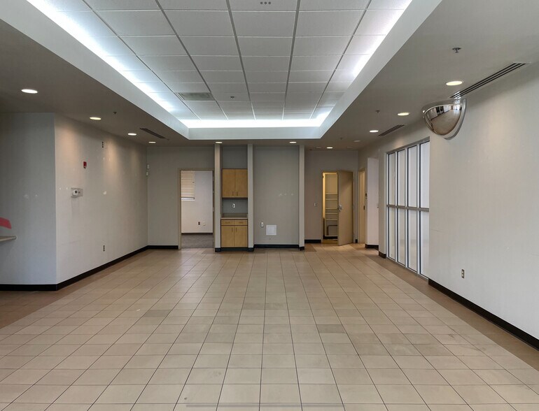 More Photos Of 4774 Loma del Sur Dr, El Paso Healthcare For Sale