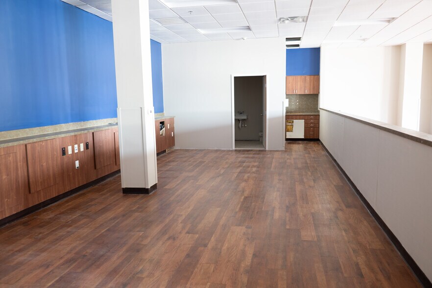 More Photos Of 3301 E US Highway 377, Granbury Storefront Retail Office For Lease