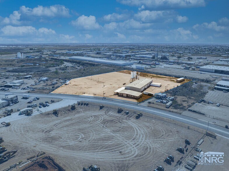 More Photos Of 800 S Meadow Ave, Odessa Warehouse For Sale