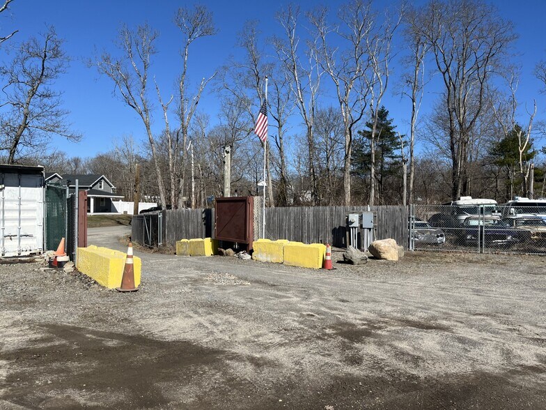 More Photos Of Railroad Avenue, Center Moriches Land For Lease