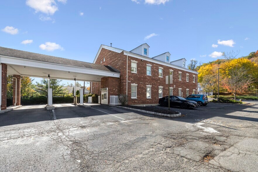 More Photos Of 1027 Pompton Ave, Cedar Grove Medical For Lease