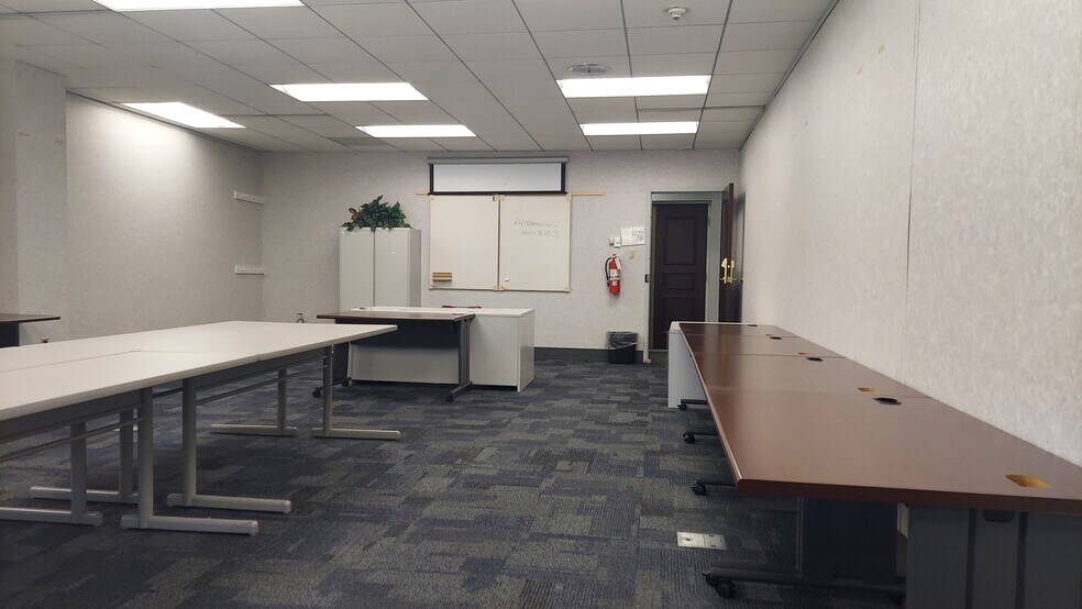 More Photos Of 4242 Carlisle Pike, Camp Hill Office For Lease