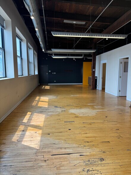 More Photos Of 1000 N Halsted St, Chicago Loft Creative Space For Lease