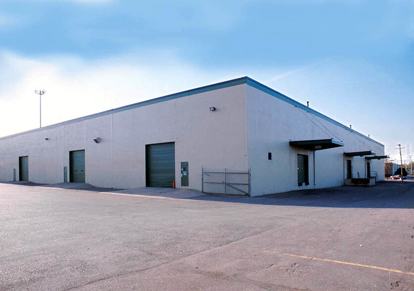 More Photos Of 2020 Bellaire Ave, Royal Oak Warehouse For Lease