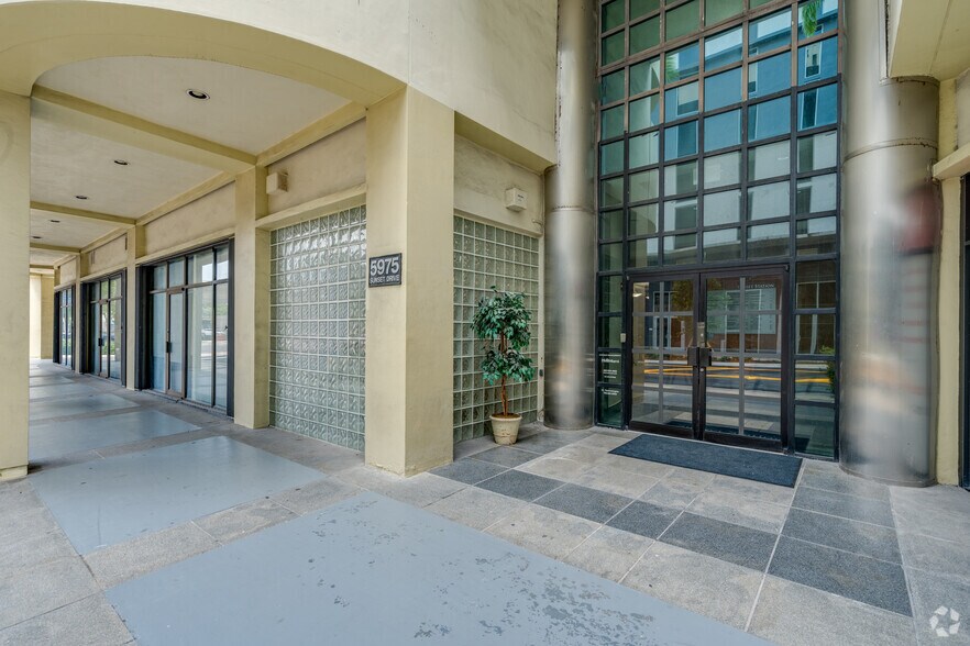 More Photos Of 5975 Sunset Dr, Miami Medical For Lease