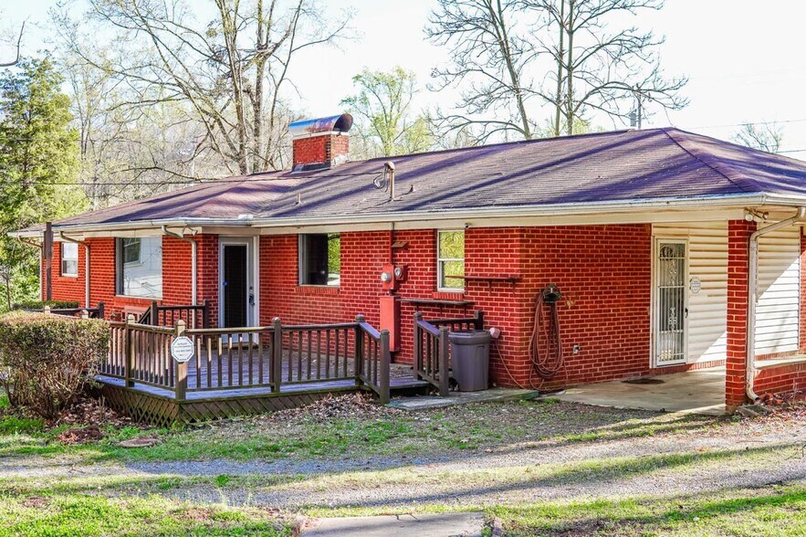 More Photos Of 4924 Freedom Dr, Charlotte Flex For Sale