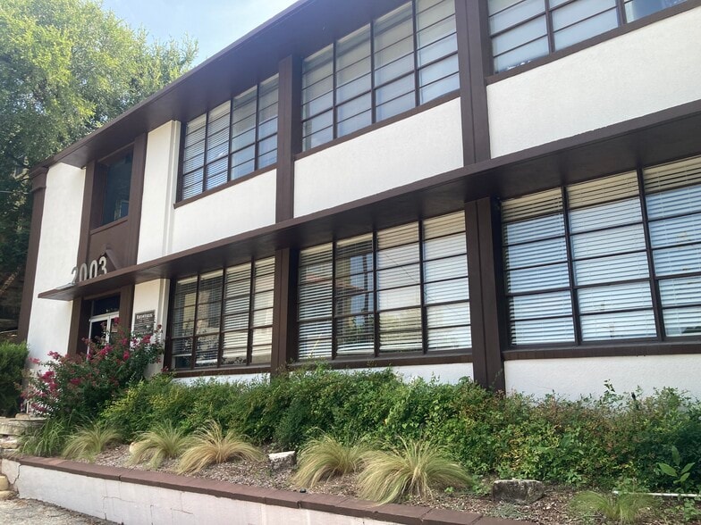 More Photos Of 2003 N Lamar Blvd, Austin Office For Lease