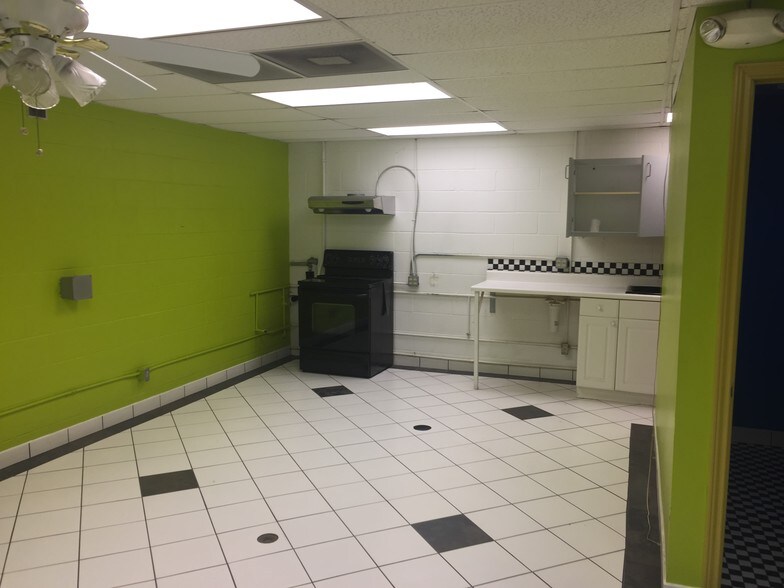 More Photos Of 9227 Alberene Dr, Houston Unknown For Lease