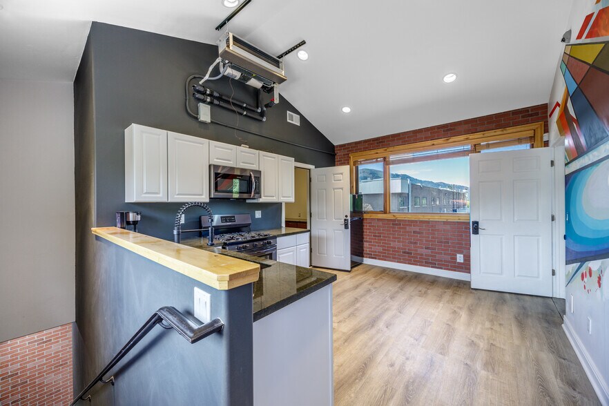 More Photos Of 40833 Highway 6, Avon General Retail For Sale