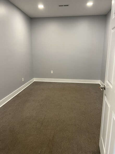 More Photos Of 1407 NW Broad St, Murfreesboro Freestanding For Lease