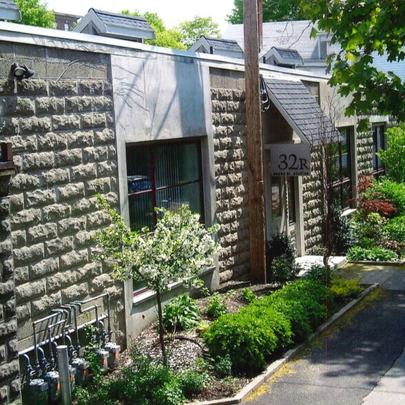 Primary Photo Of 32R Essex St, Cambridge Office For Lease