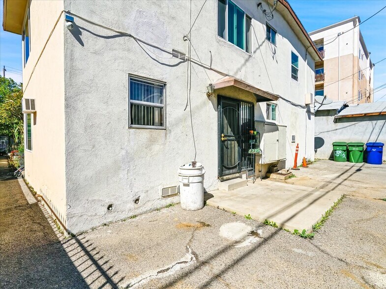 More Photos Of 1042 S Oxford Ave, Los Angeles Apartments For Sale