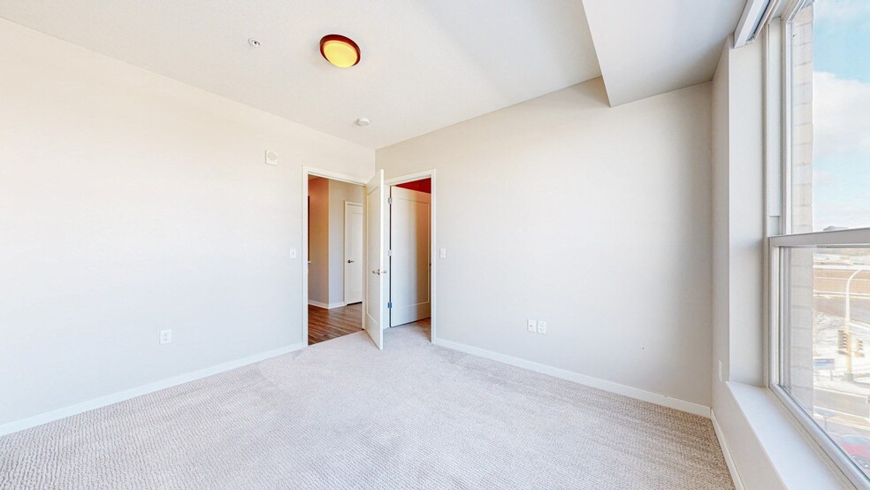 More Photos Of 1700 Plymouth Rd, Minnetonka Apartments For Lease