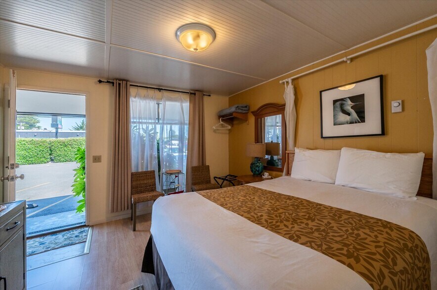 More Photos Of 940 Oregon Ave SE, Bandon Hospitality For Sale