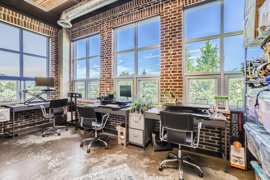 More Photos Of 1099 Capitol St, Eagle Office For Sale