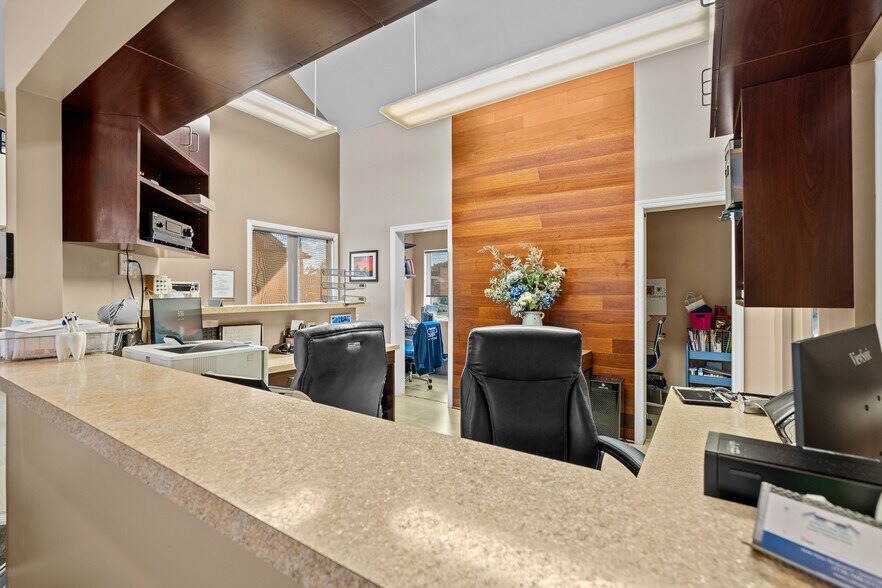 More Photos Of 4546 Hylan Blvd, Staten Island Medical For Sale