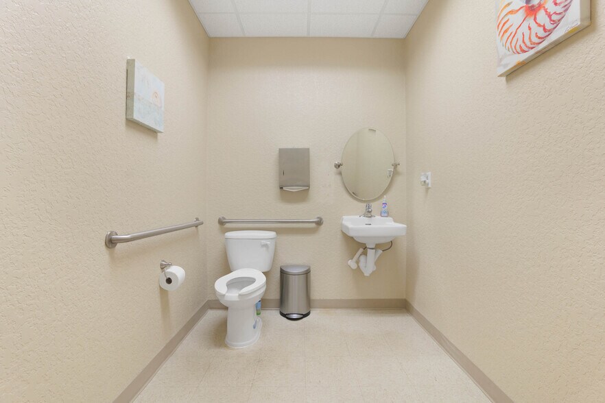 More Photos Of 844 N Stone St, Deland Medical For Sale