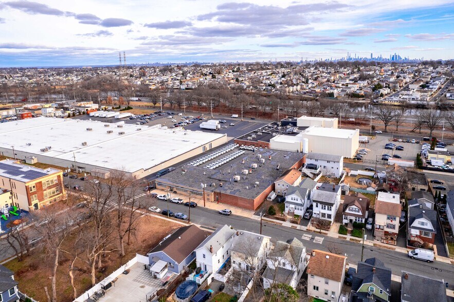 More Photos Of 288-300 Ralph St, Belleville Warehouse For Sale