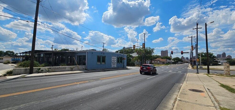 More Photos Of 1602 E Houston St, San Antonio Restaurant For Lease