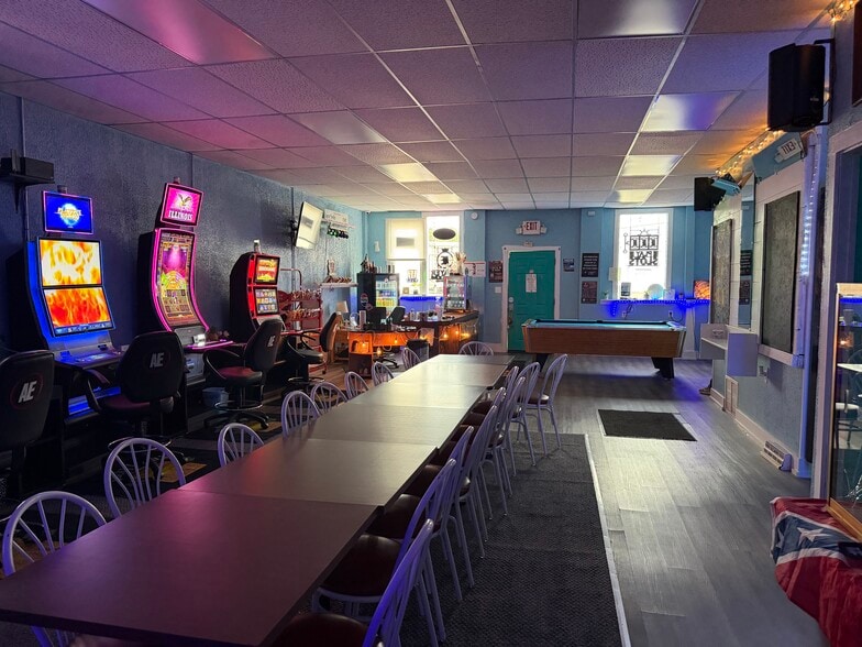 More Photos Of 130 Central Ave, Kincaid General Retail For Sale