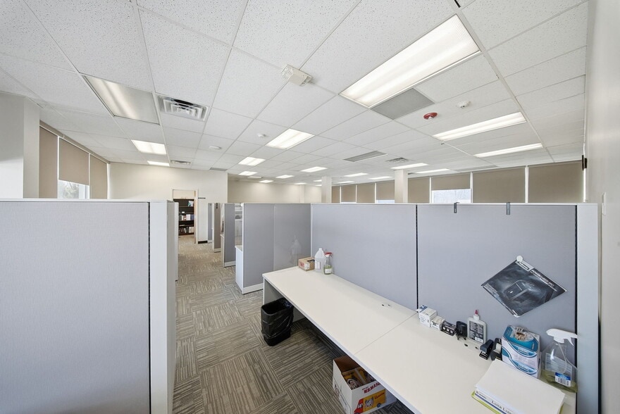 More Photos Of 70 Pleasant Hill Rd, New Windsor Township Office For Sale