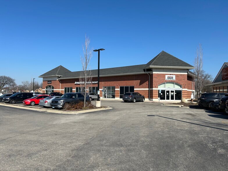 More Photos Of 800 Devon Ave, Park Ridge General Retail For Lease