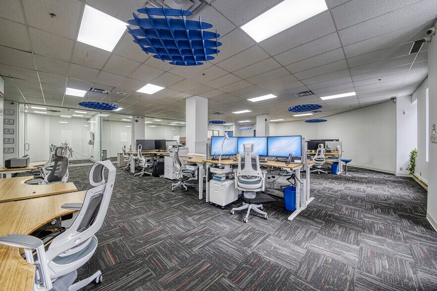 More Photos Of 1111 Rue Saint-Urbain, Montréal Office For Sale