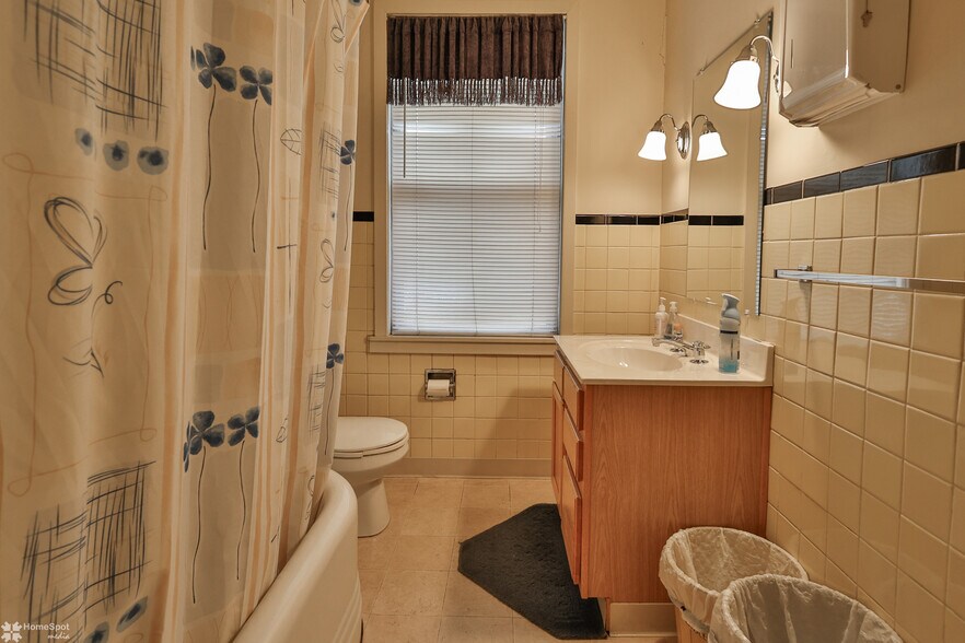 More Photos Of 419-437 W Emaus ave, Allentown General Retail For Sale