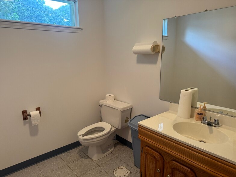 More Photos Of 1634 Main St, Murray Religious Facility For Sale