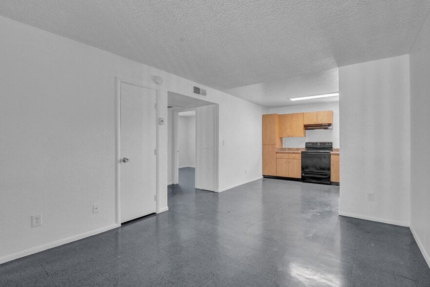 More Photos Of 2234 W Hazelwood St, Phoenix Apartments For Sale