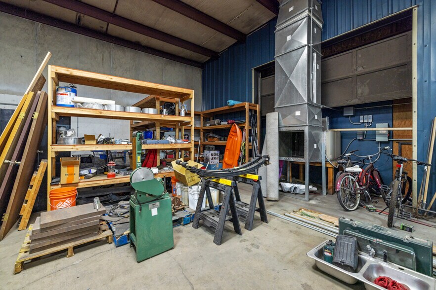 More Photos Of 3735 Washburn Way, Klamath Falls Warehouse For Lease