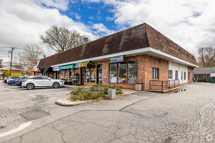 More Photos Of 347 Glen Cove Ave, Sea Cliff General Retail For Lease