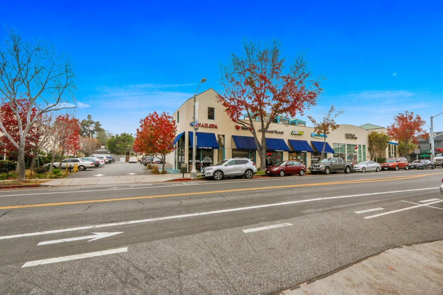 More Photos Of 625 Montana Ave, Santa Monica Storefront For Lease