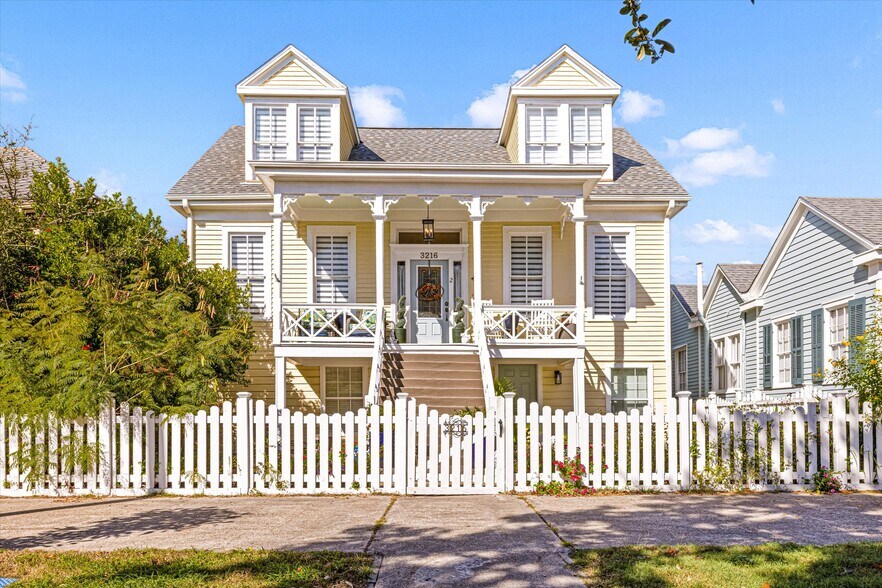 Primary Photo Of 3216 Ursuline St, Galveston Multifamily For Sale