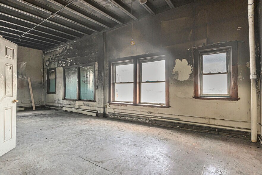 More Photos Of 2627 John R St, Detroit Apartments For Sale