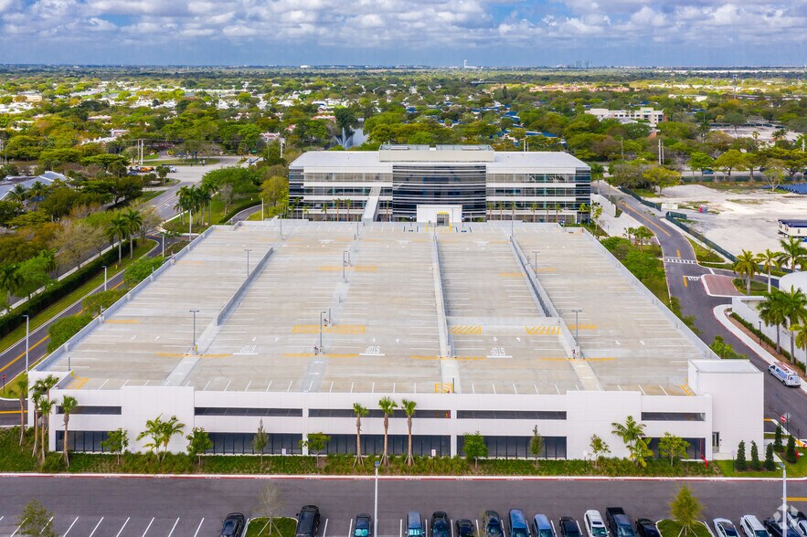 More Photos Of 1700 N University Dr, Plantation Office For Lease