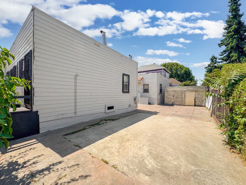 More Photos Of 1701 27th Ave, Oakland Apartments For Sale