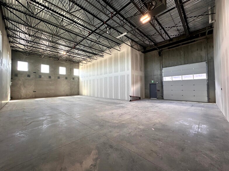 More Photos Of 4412 9 St SE, Calgary Warehouse For Sale