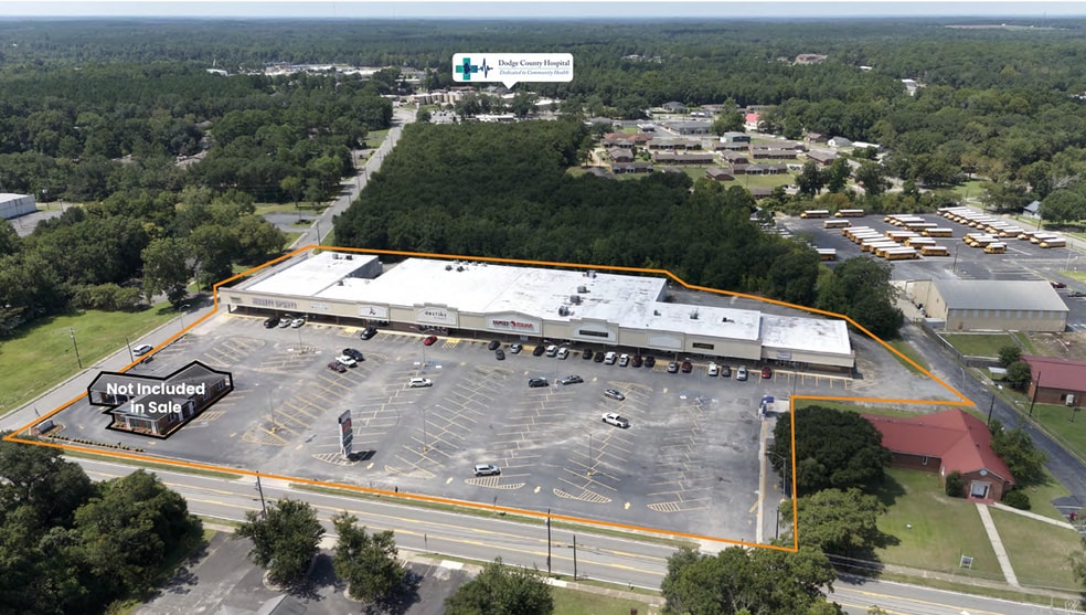 More Photos Of 850 College St, Eastman General Retail For Sale