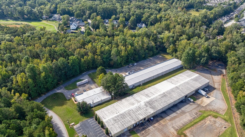 More Photos Of 328 Commerce Blvd, Bogart Warehouse For Sale