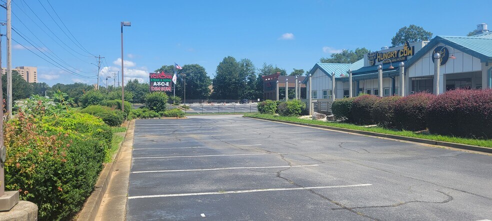 More Photos Of 1590 Pleasant Hill Rd, Duluth Restaurant For Lease