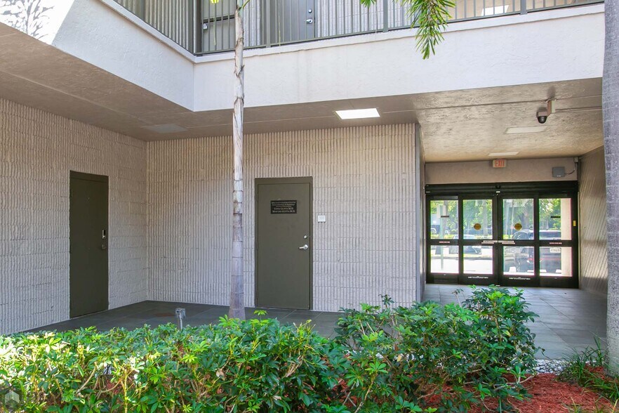 More Photos Of 1500 N University Dr, Coral Springs Medical For Sale